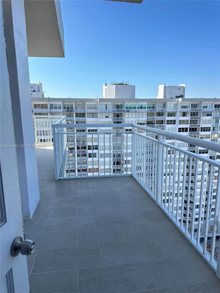 DEL PRADO MARINA - Residential Lease