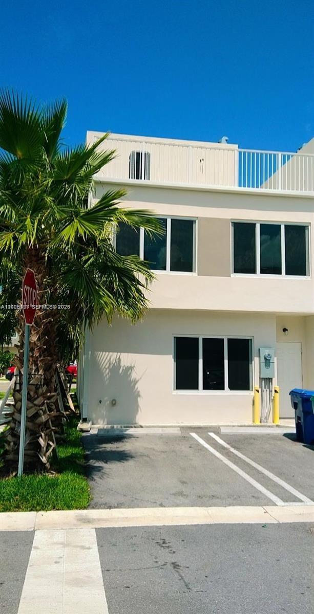 PARADISE ONE - Residential Lease