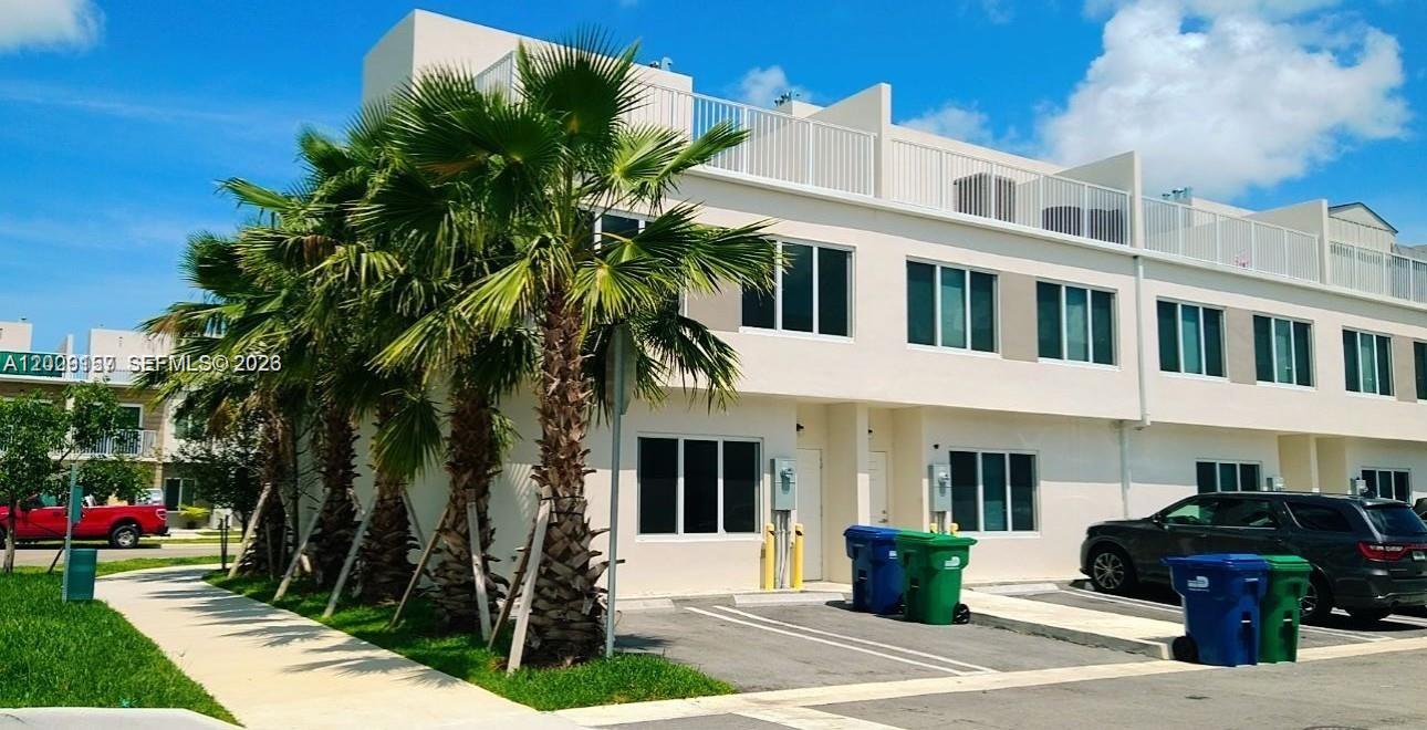 PARADISE ONE - Residential Lease