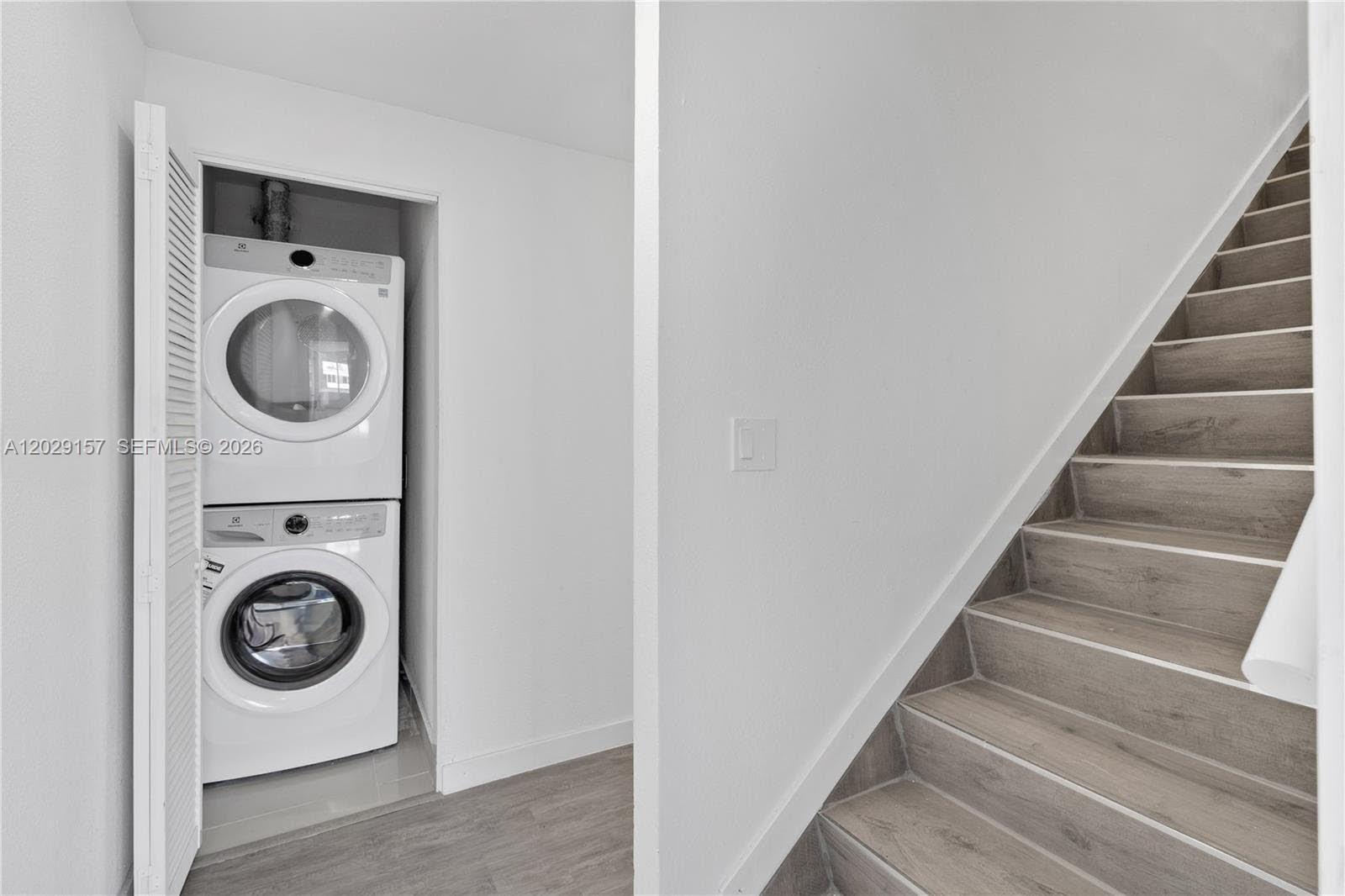 PARADISE ONE - Residential Lease