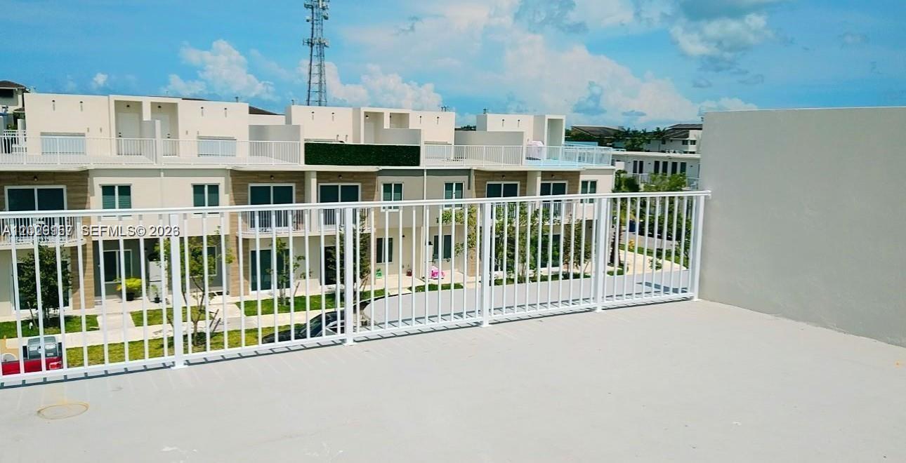PARADISE ONE - Residential Lease