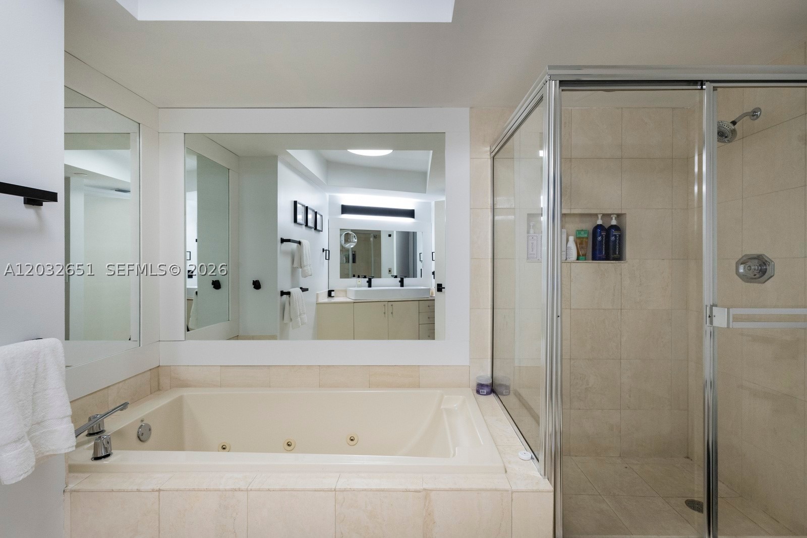 1000 ISL BLVD WILLIAMS IS - Residential