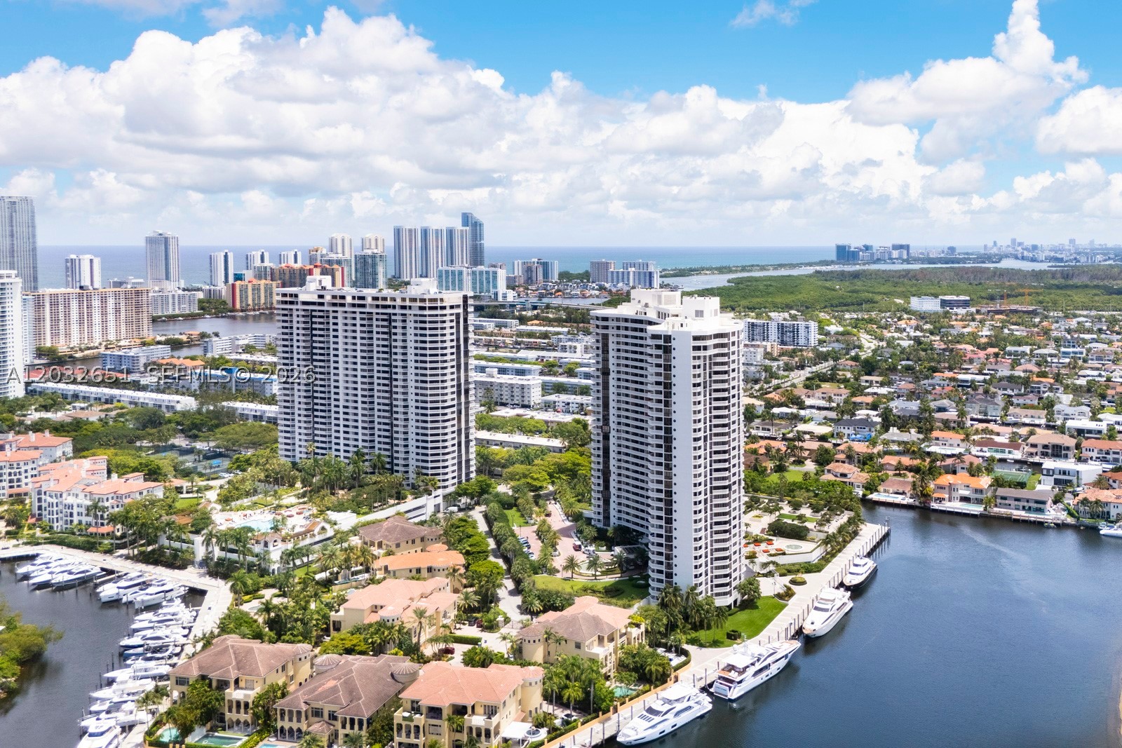 1000 ISL BLVD WILLIAMS IS - Residential