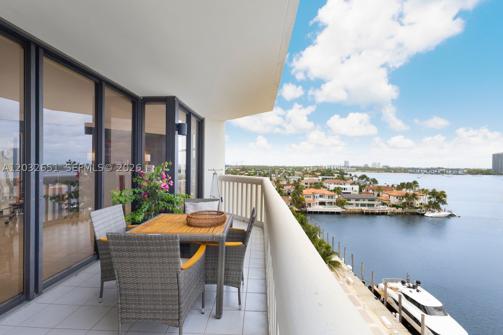 1000 ISL BLVD WILLIAMS IS - Residential