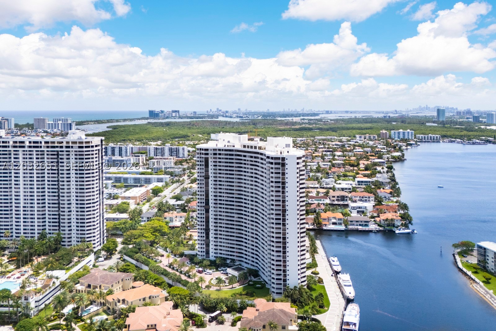 1000 ISL BLVD WILLIAMS IS - Residential
