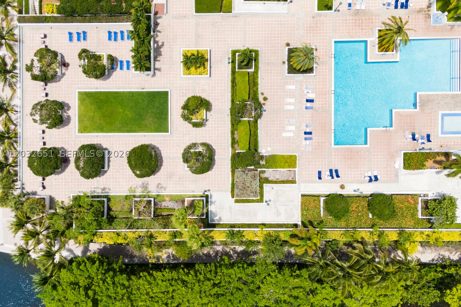 1000 ISL BLVD WILLIAMS IS - Residential
