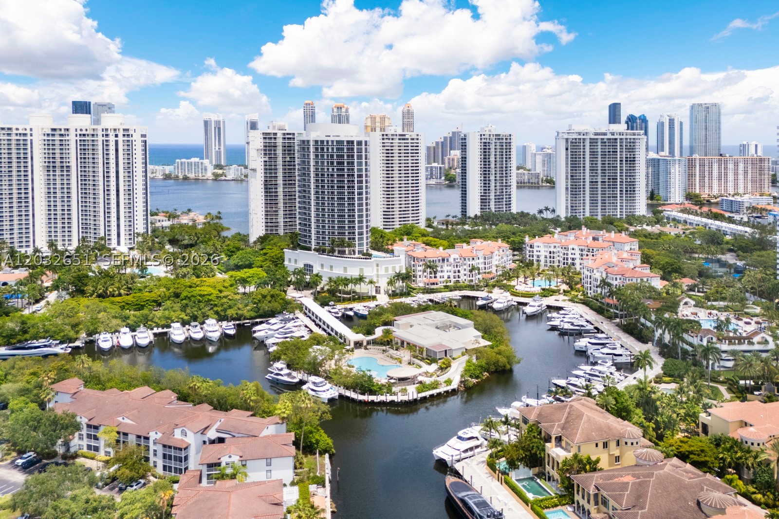 1000 ISL BLVD WILLIAMS IS - Residential