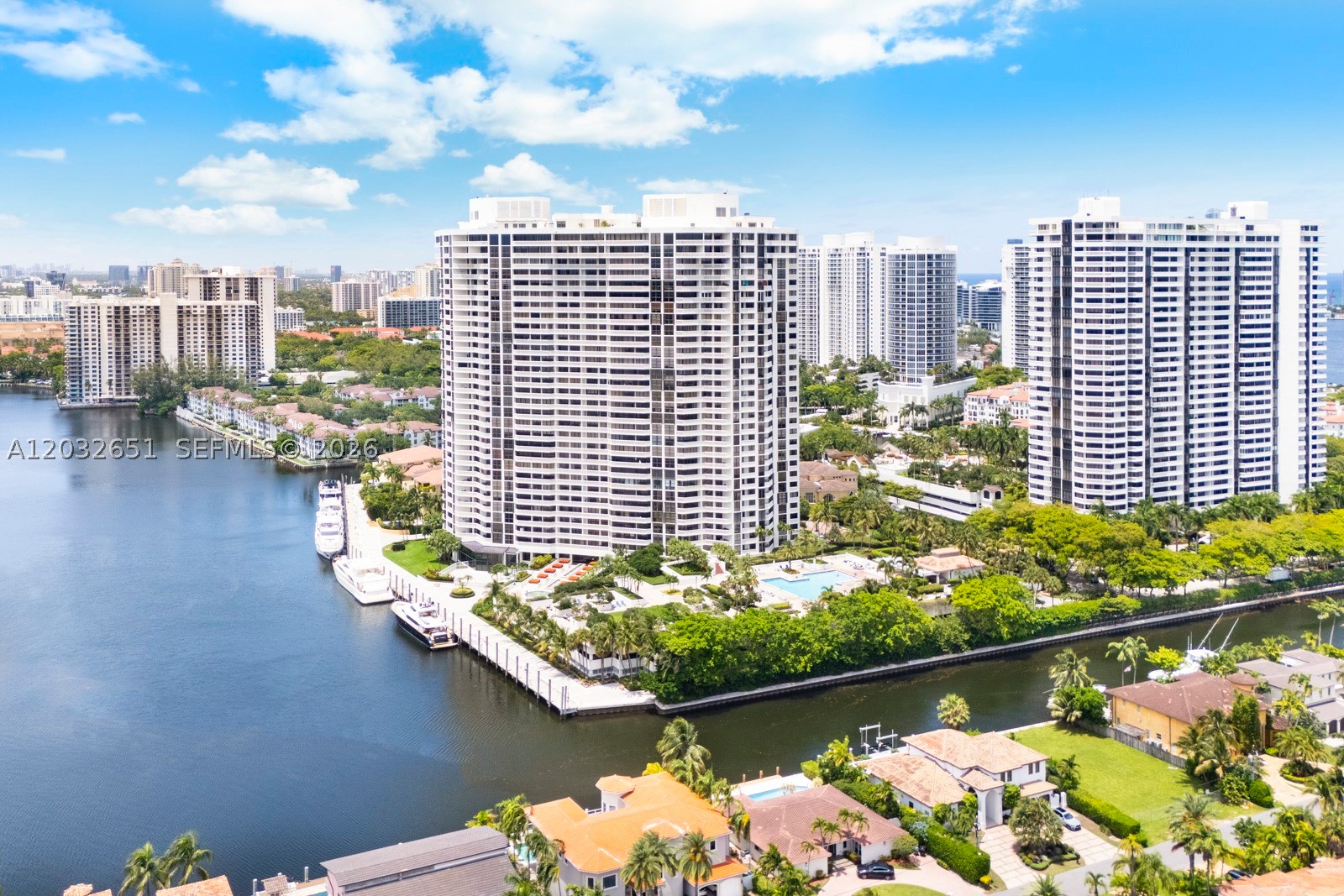 1000 ISL BLVD WILLIAMS IS - Residential