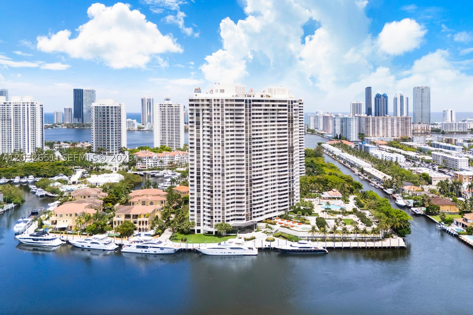 1000 ISL BLVD WILLIAMS IS - Residential