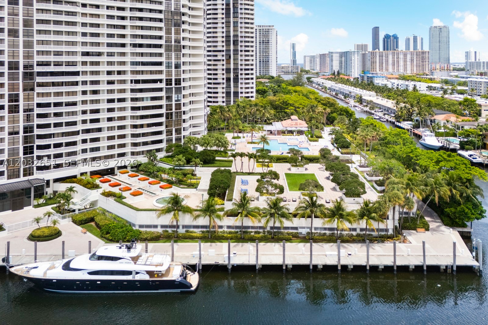 1000 ISL BLVD WILLIAMS IS - Residential