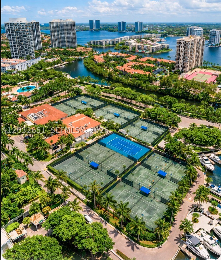 1000 ISL BLVD WILLIAMS IS - Residential
