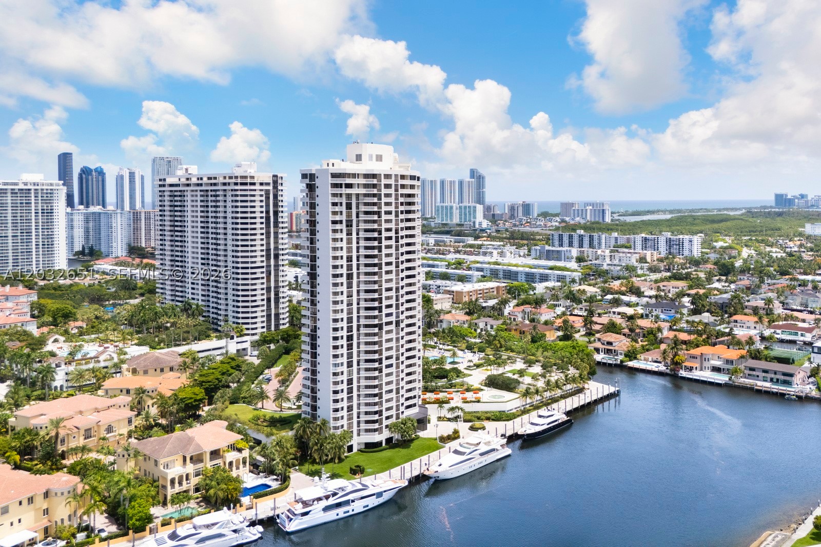 1000 ISL BLVD WILLIAMS IS - Residential