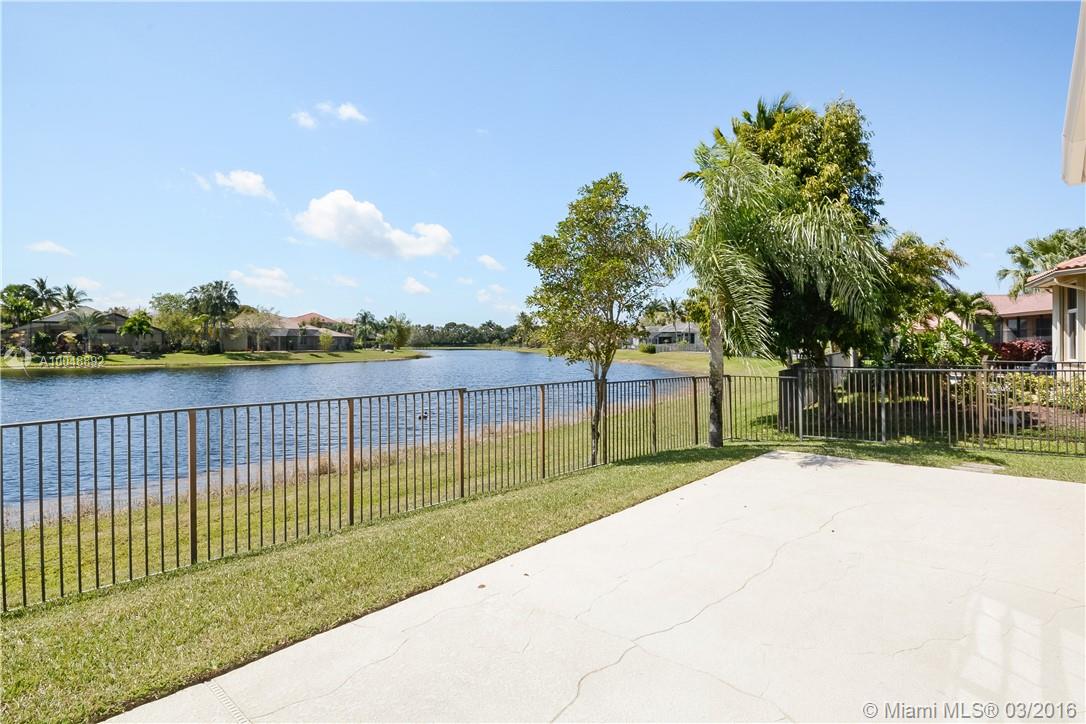 EDGEWATER - Residential