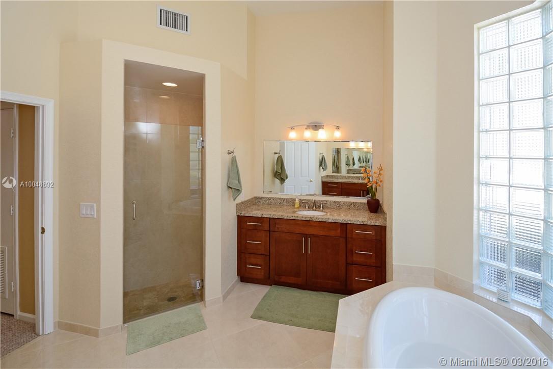 EDGEWATER - Residential