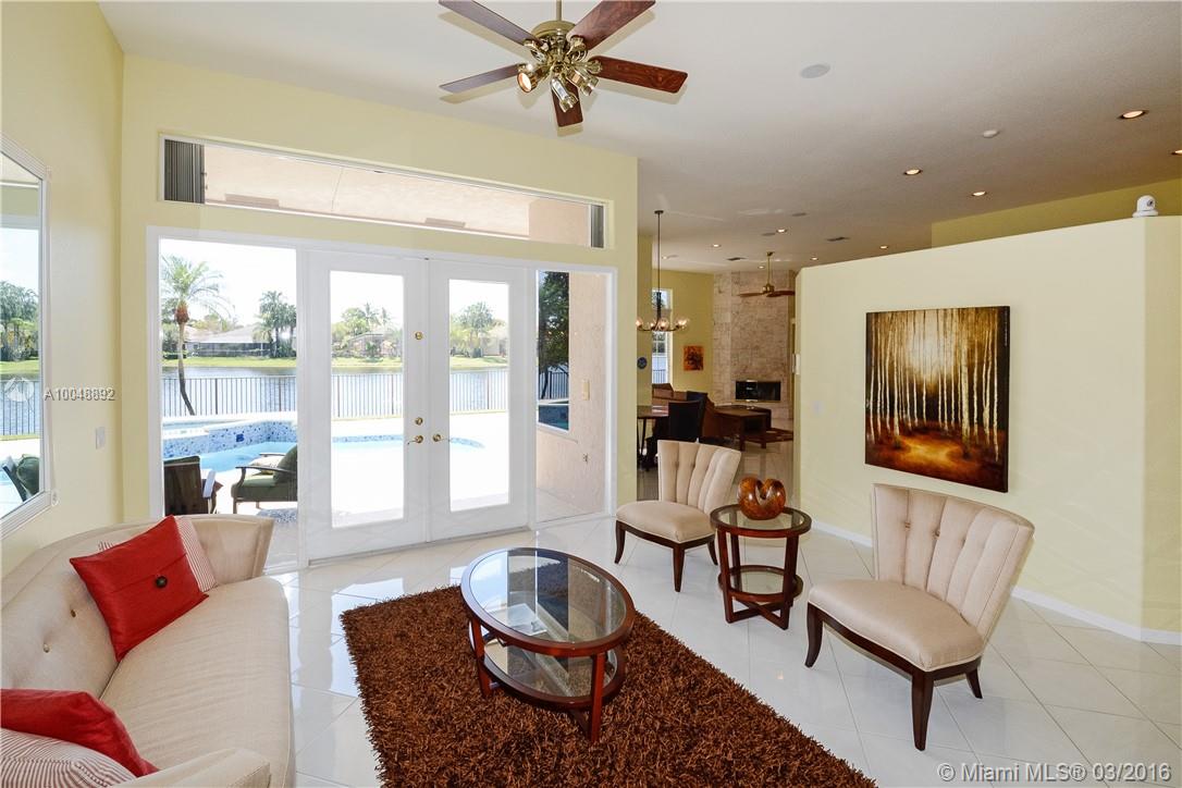 EDGEWATER - Residential