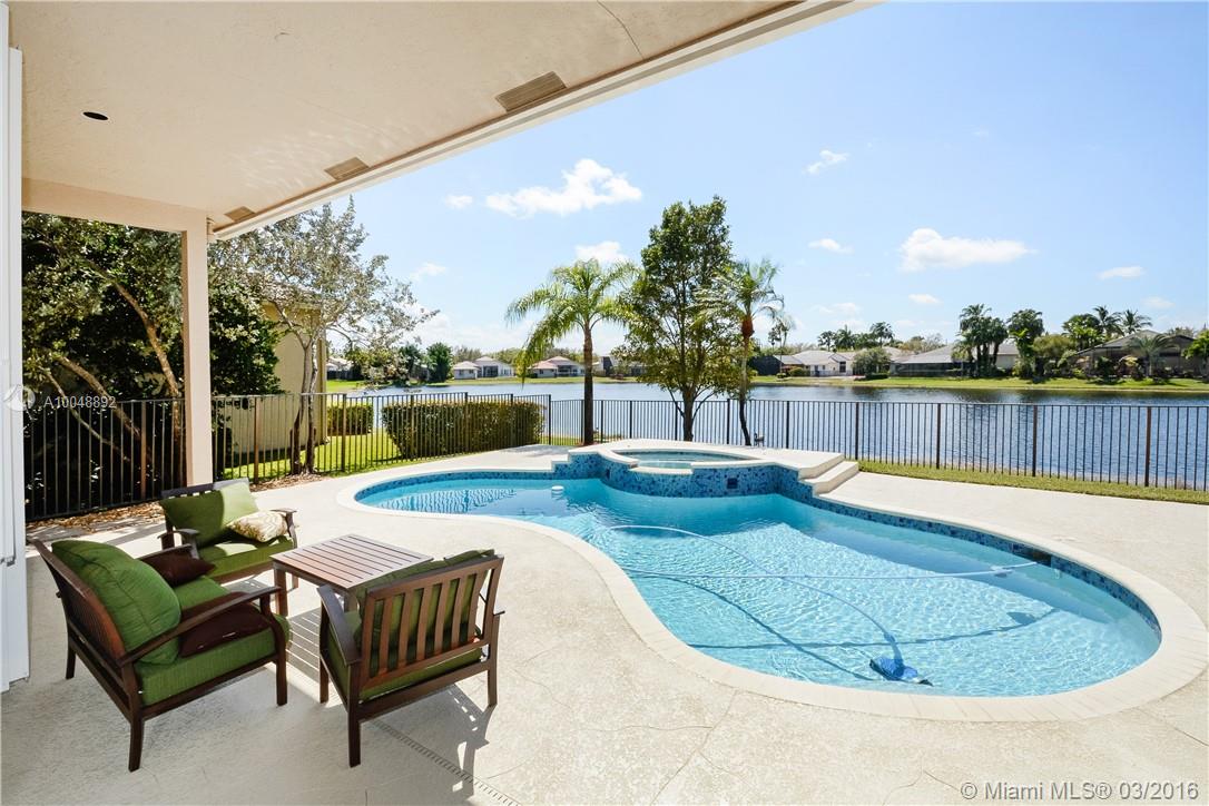 EDGEWATER - Residential