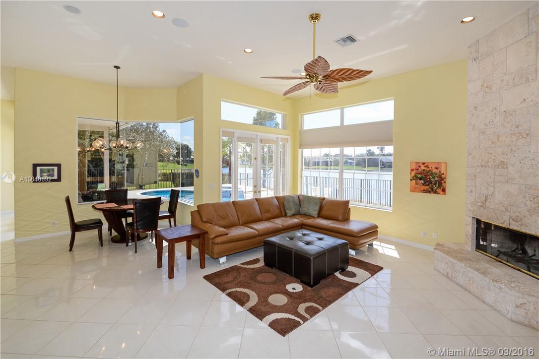 EDGEWATER - Residential