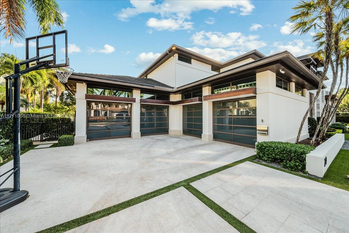 BAY COLONY SECTION OF THE - Residential