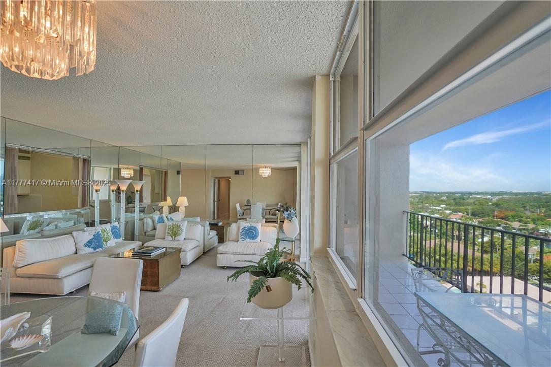 CARLYLE CONDOMINIUM - Residential