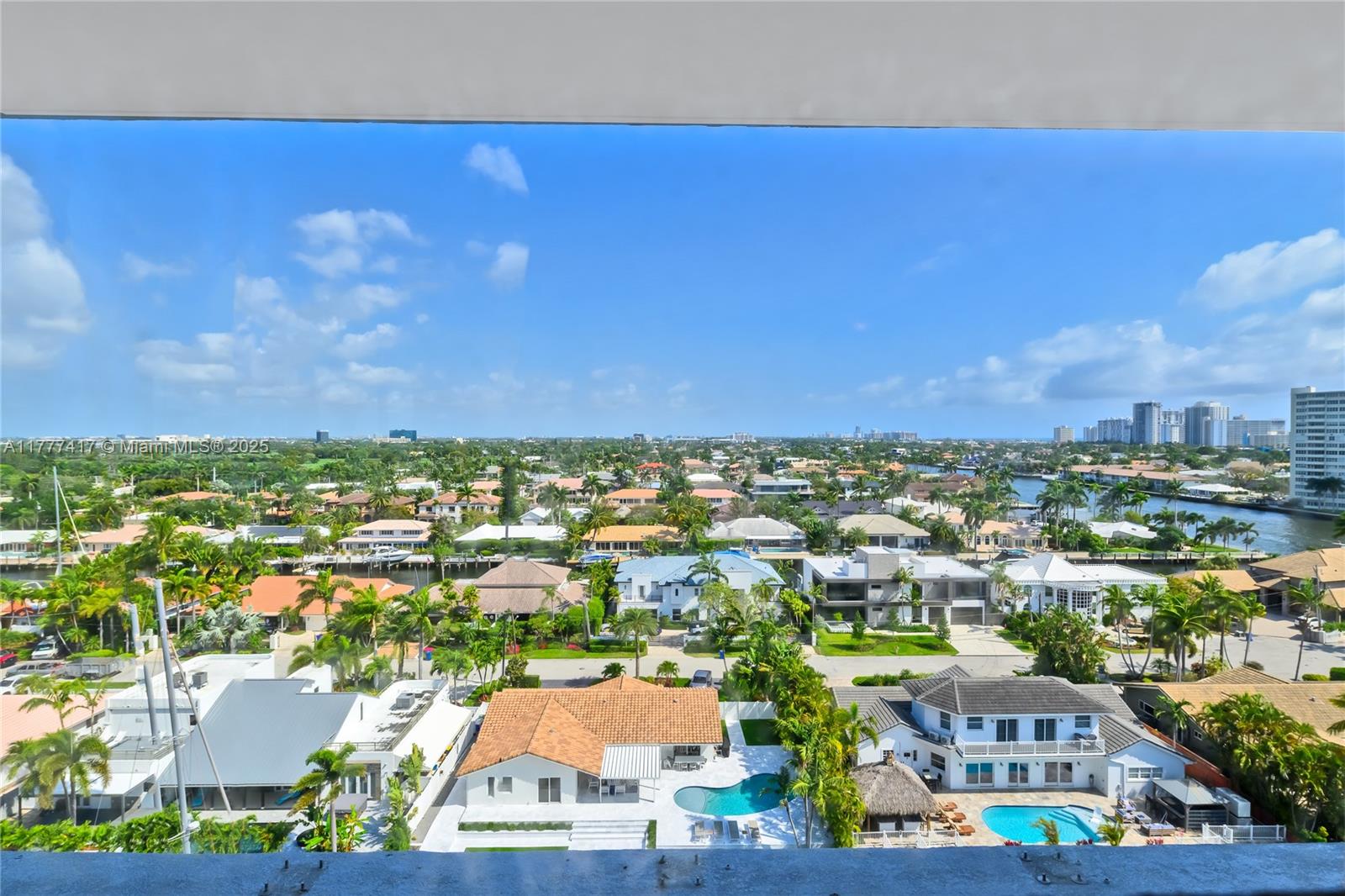CARLYLE CONDOMINIUM - Residential