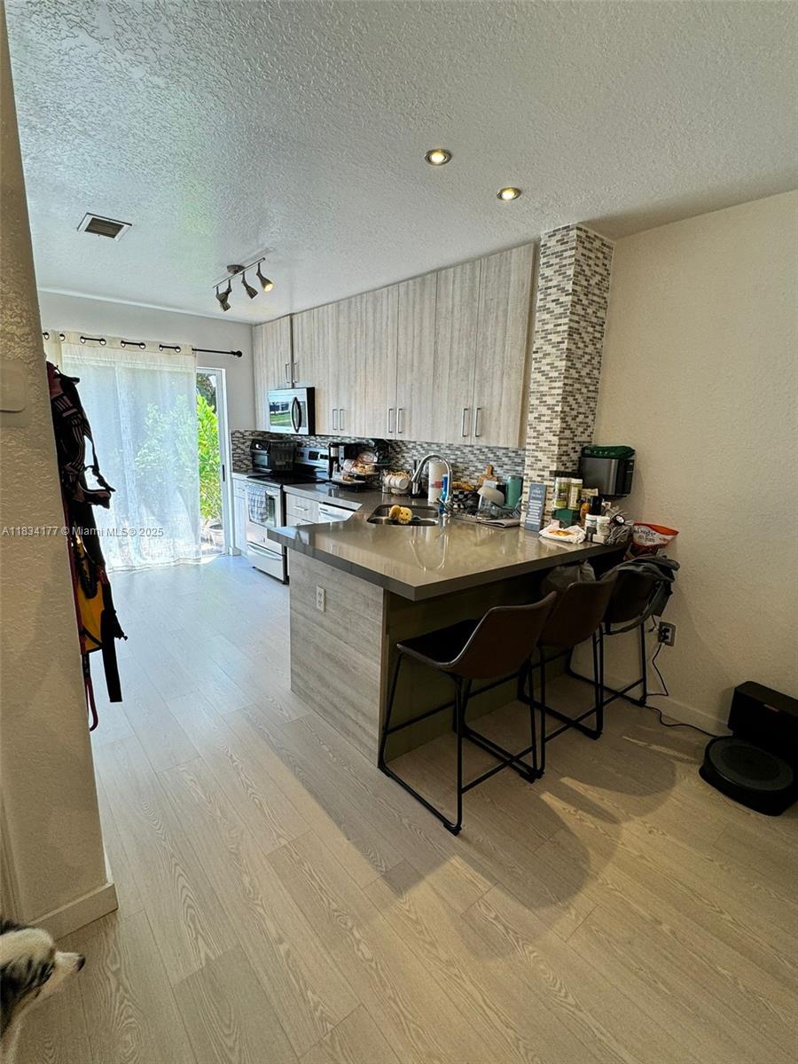DORAL GRAND CONDO - Residential Lease