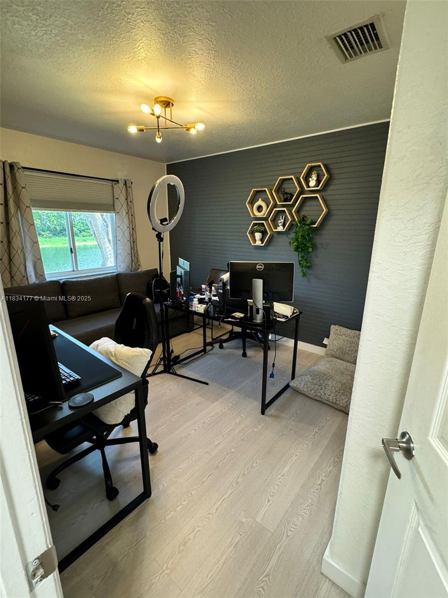 DORAL GRAND CONDO - Residential Lease