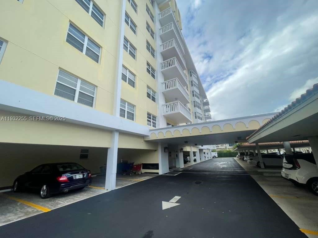 COUNTRY CLUB TOWERS CONDO - Residential