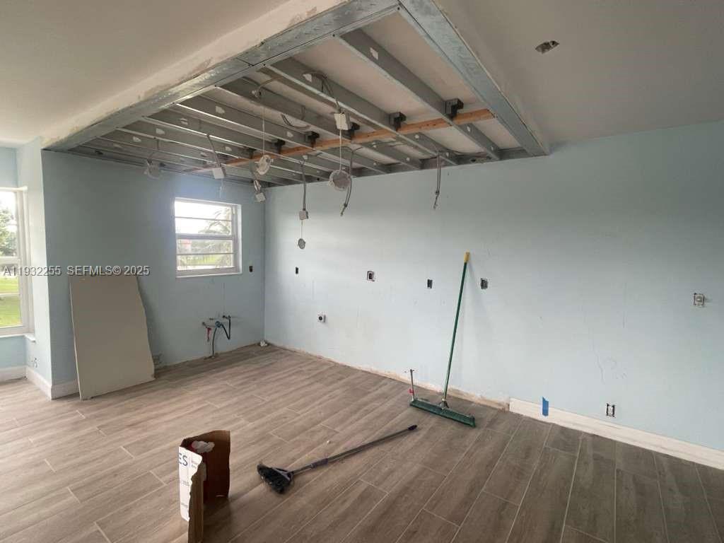 COUNTRY CLUB TOWERS CONDO - Residential