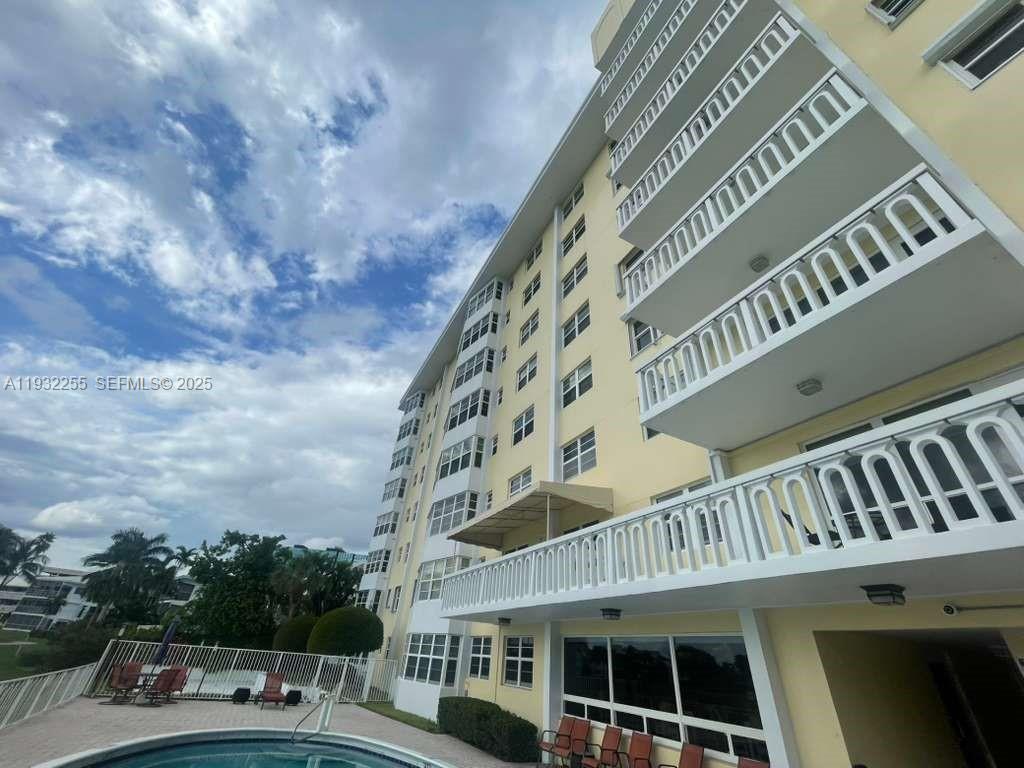 COUNTRY CLUB TOWERS CONDO - Residential