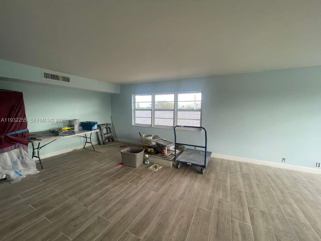 COUNTRY CLUB TOWERS CONDO - Residential
