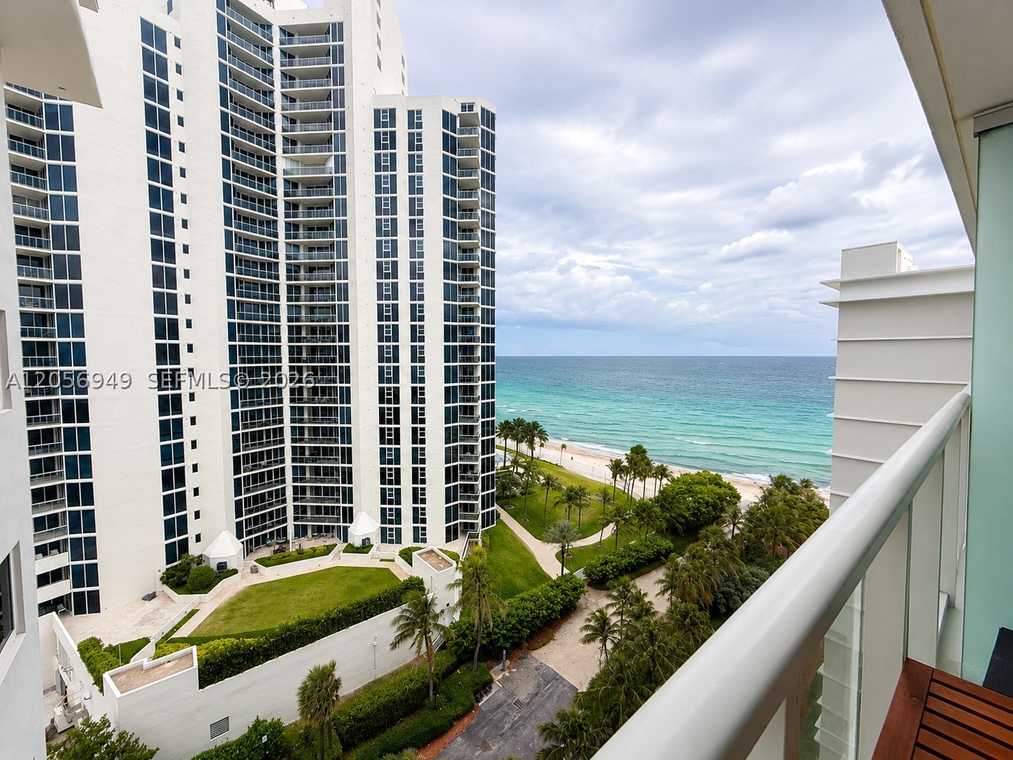 THE AVENTURA BEACH CLUB C - Residential