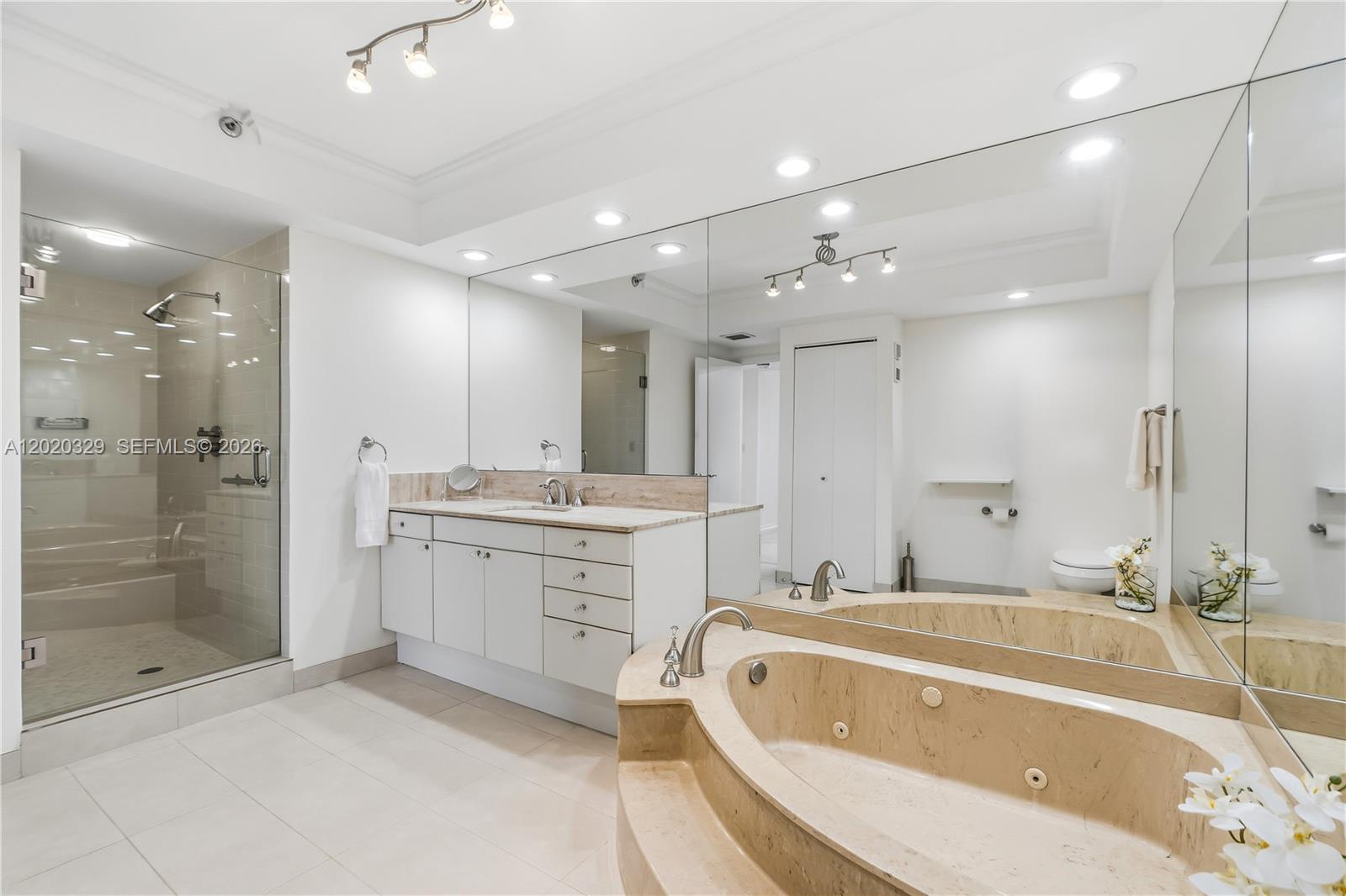 HAMPTONS WEST - Residential