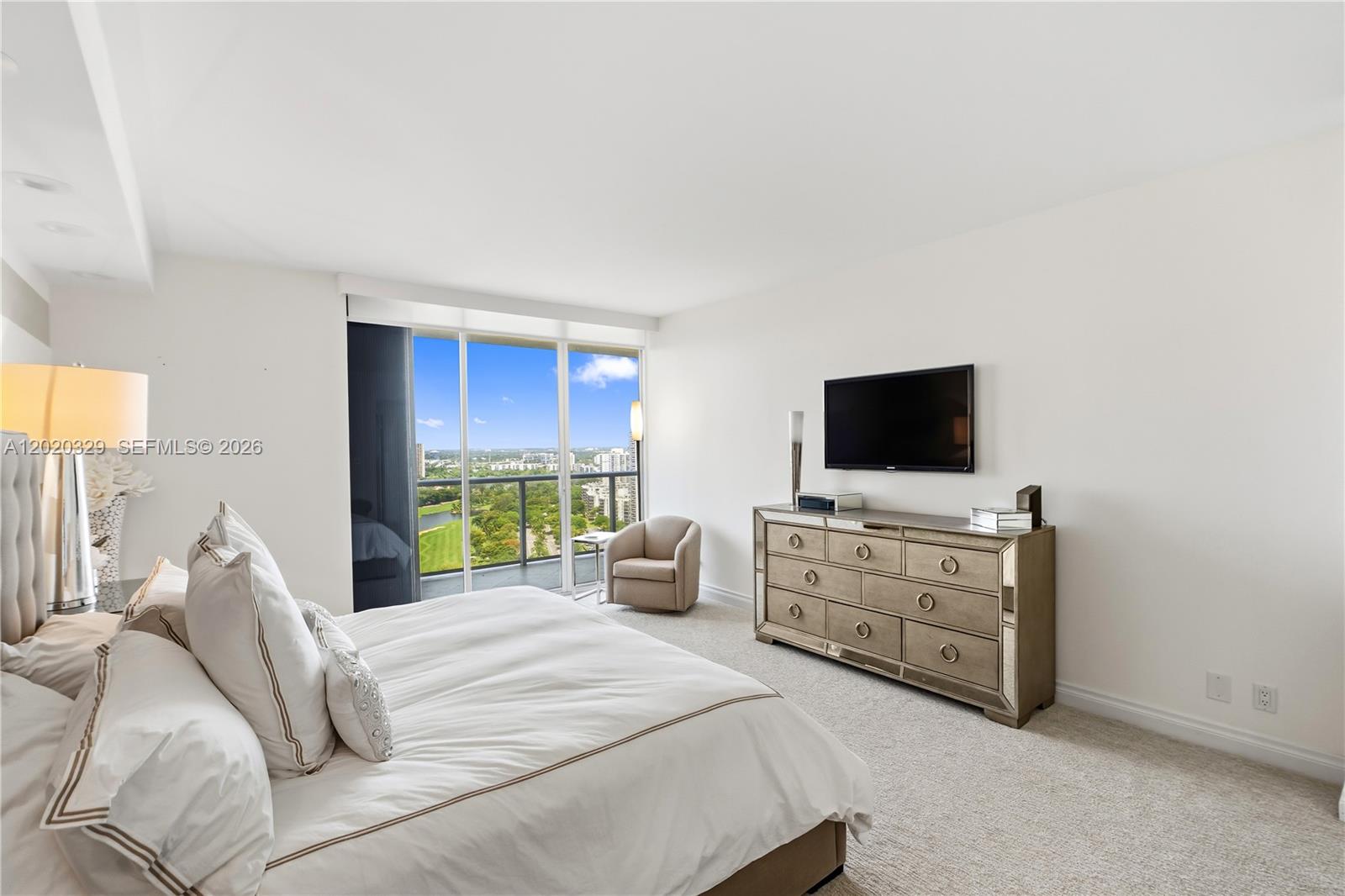 HAMPTONS WEST - Residential
