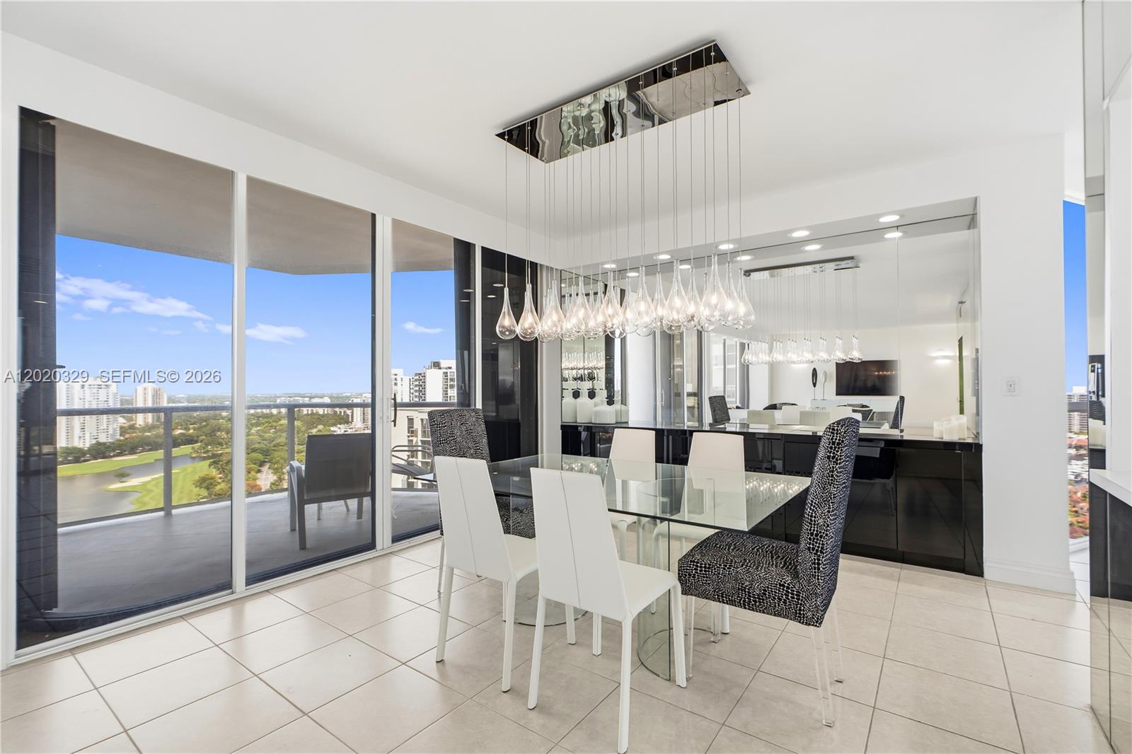 HAMPTONS WEST - Residential