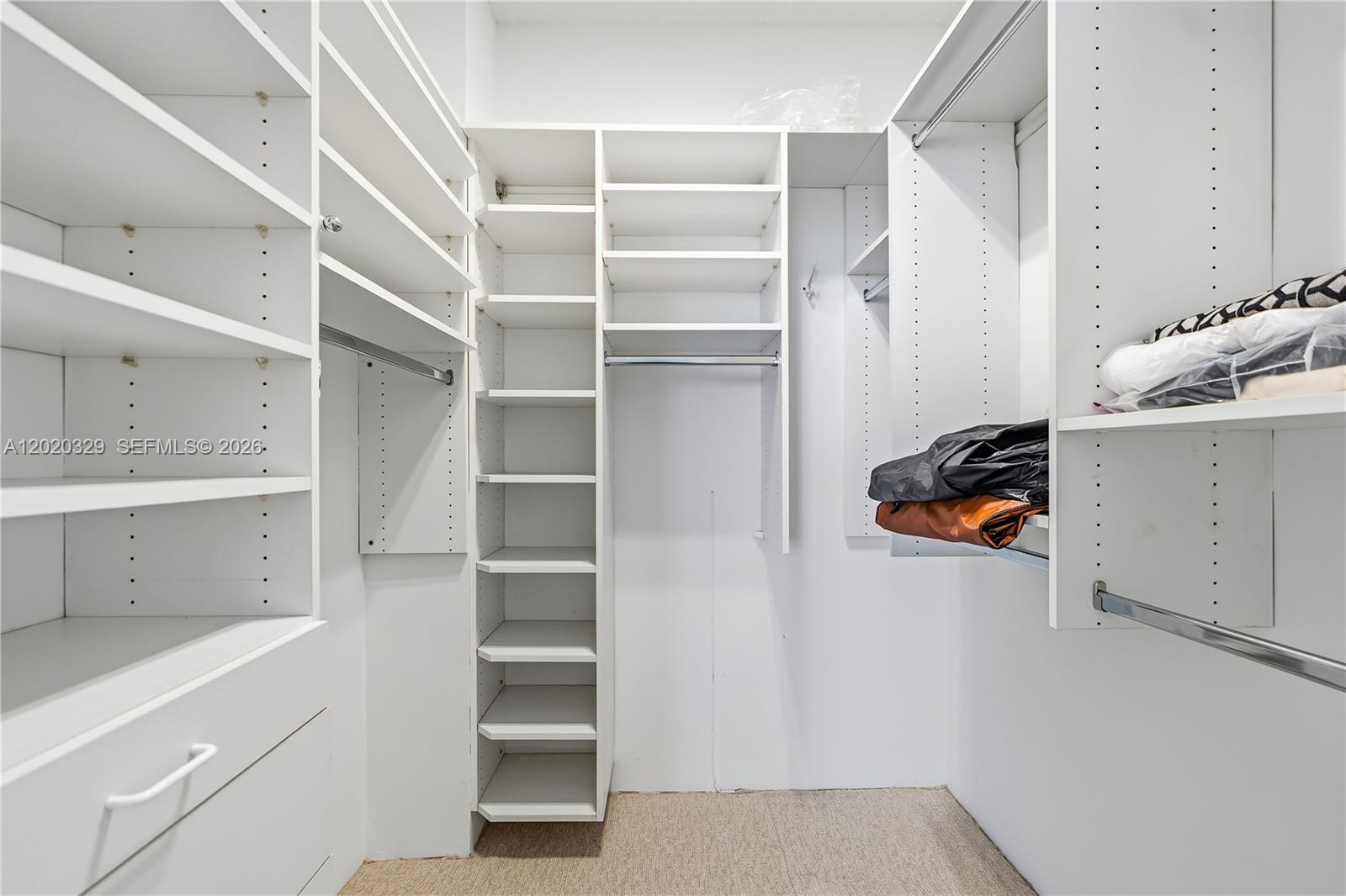 HAMPTONS WEST - Residential