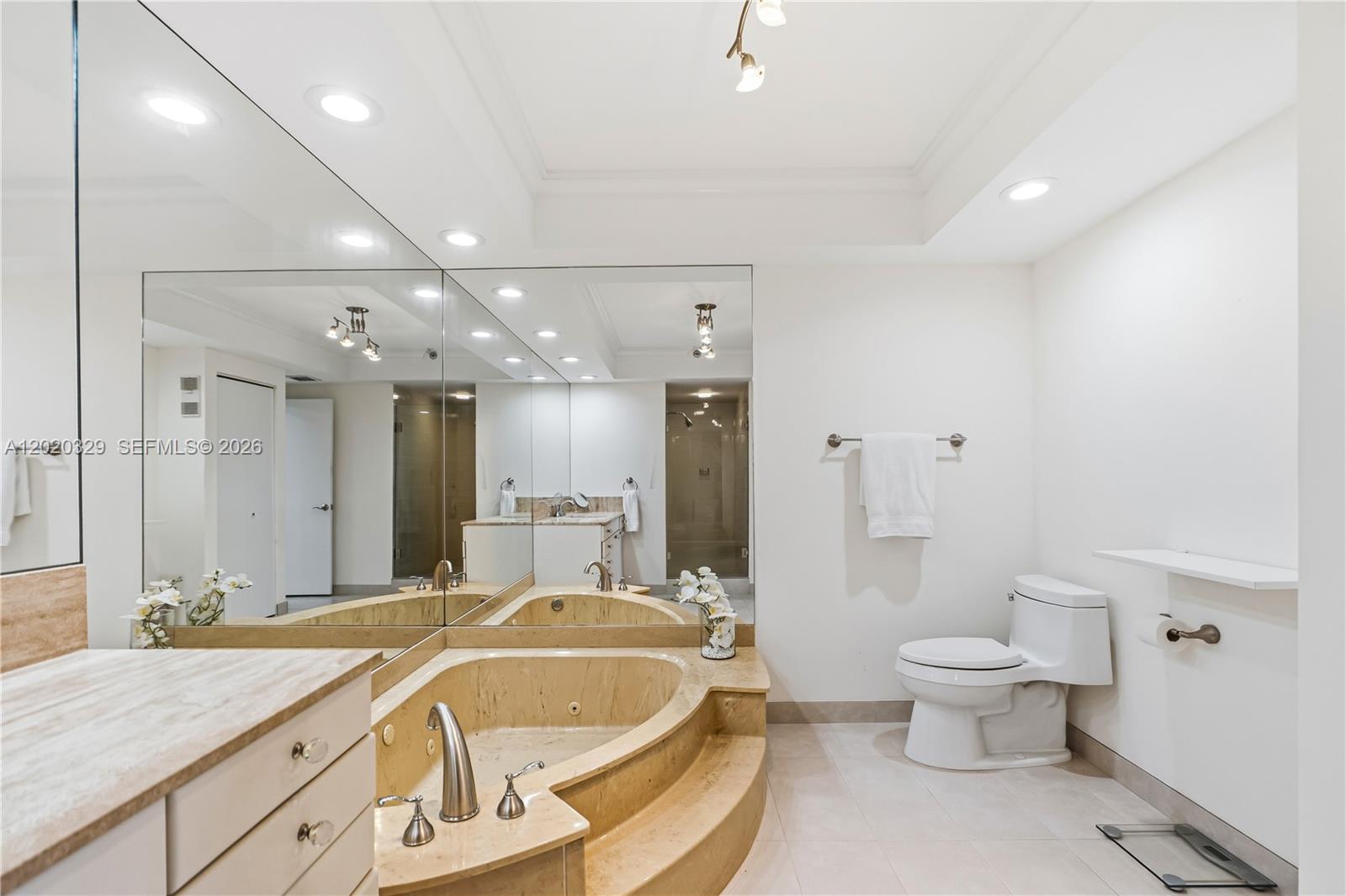 HAMPTONS WEST - Residential
