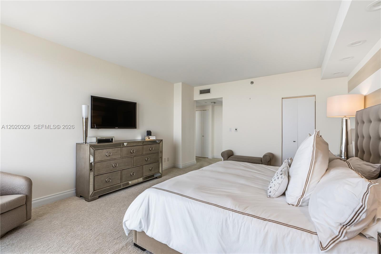 HAMPTONS WEST - Residential