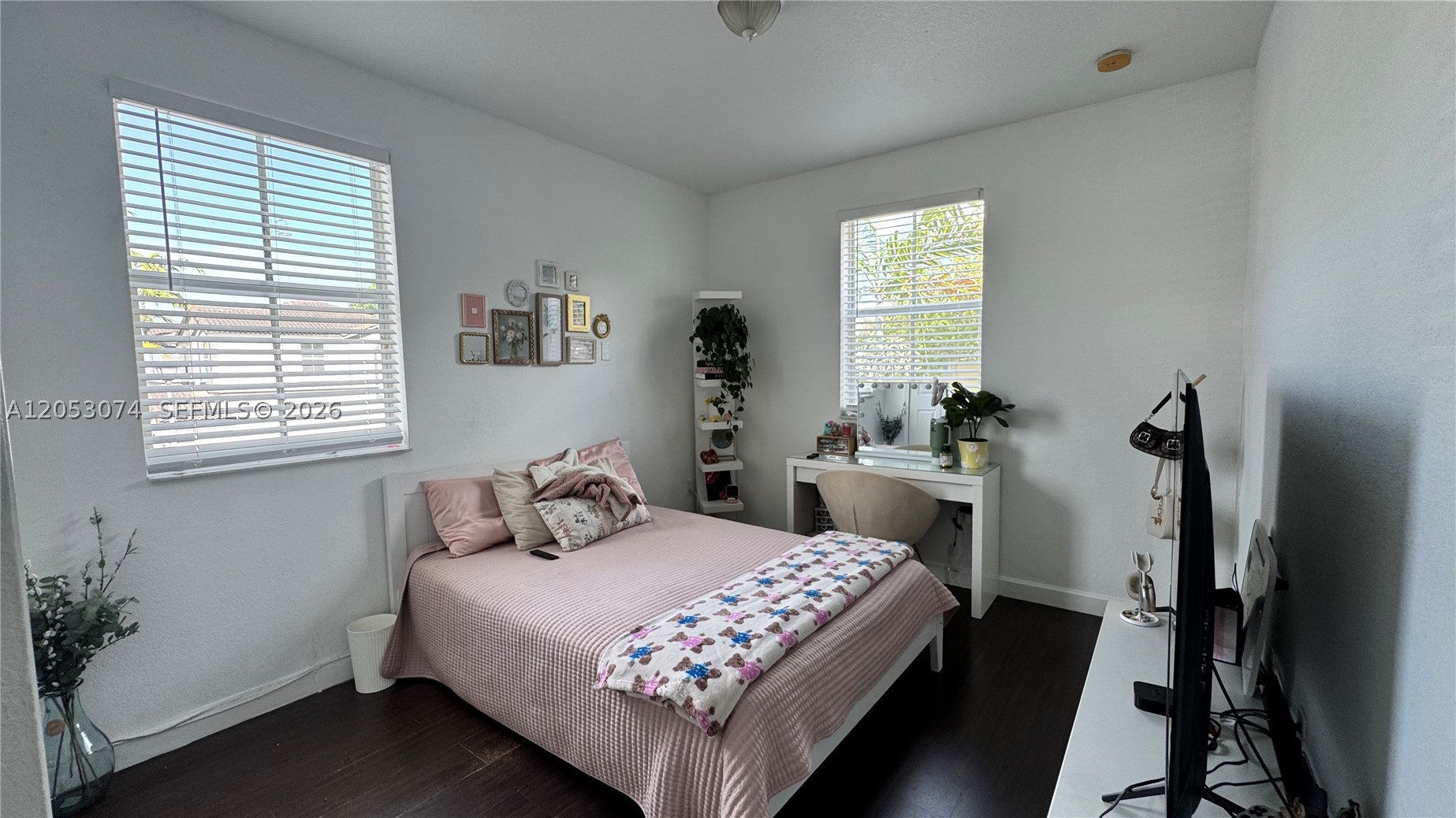 DORAL ISLES NORTH SEC TWO - Residential