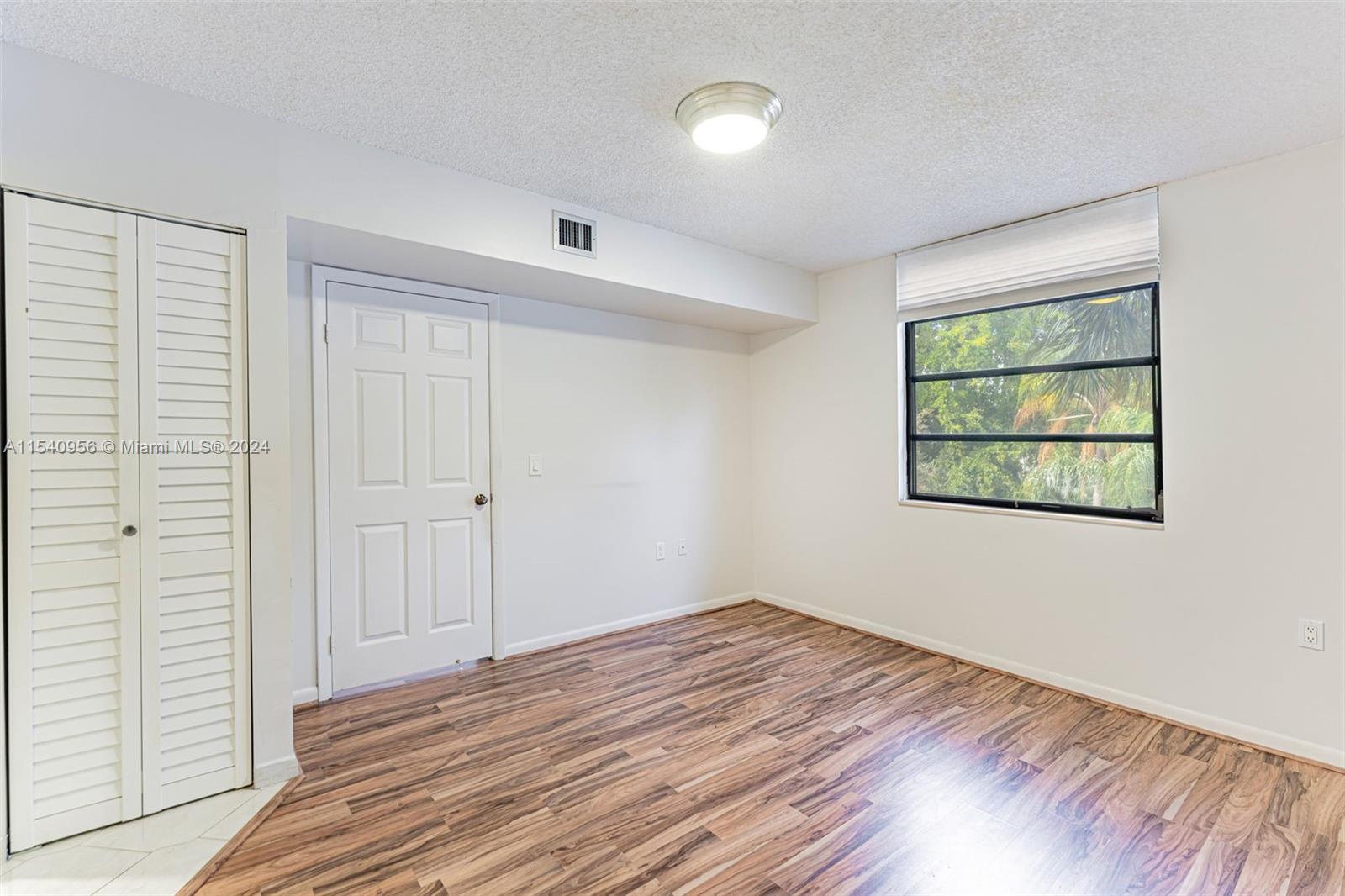 CONDO 19 OF WHITEHALL CON - Residential Lease