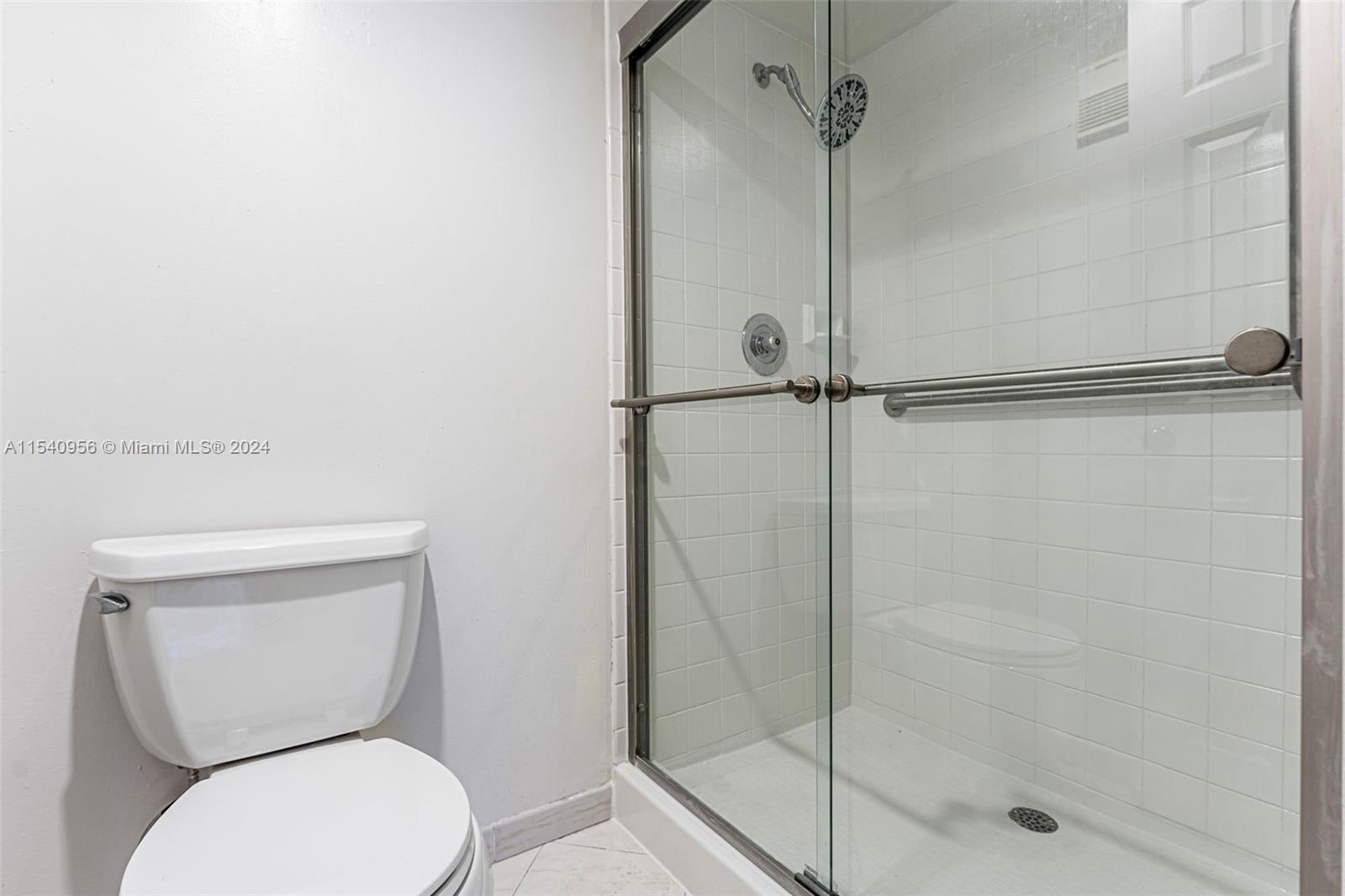 CONDO 19 OF WHITEHALL CON - Residential Lease