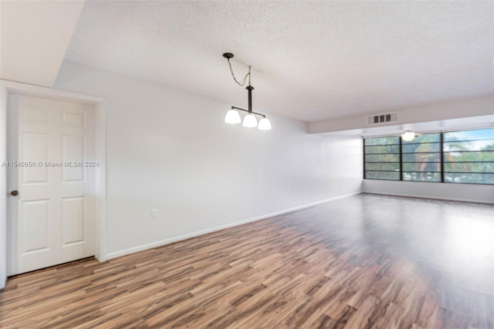 CONDO 19 OF WHITEHALL CON - Residential Lease