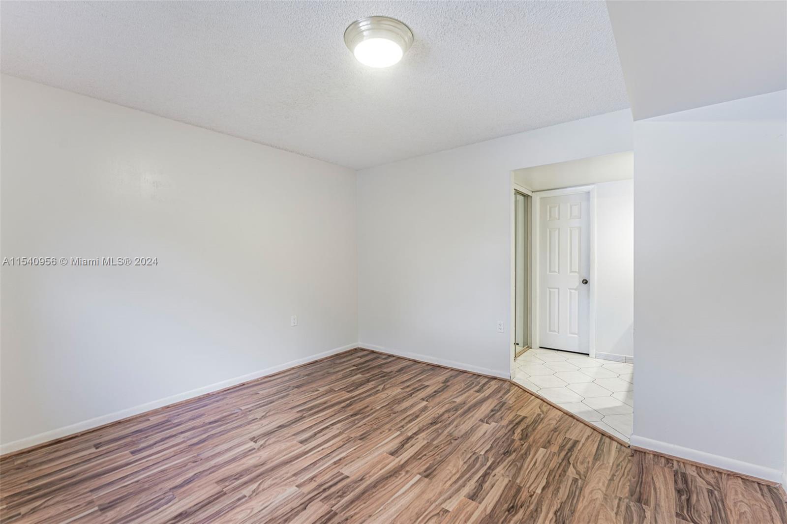 CONDO 19 OF WHITEHALL CON - Residential Lease