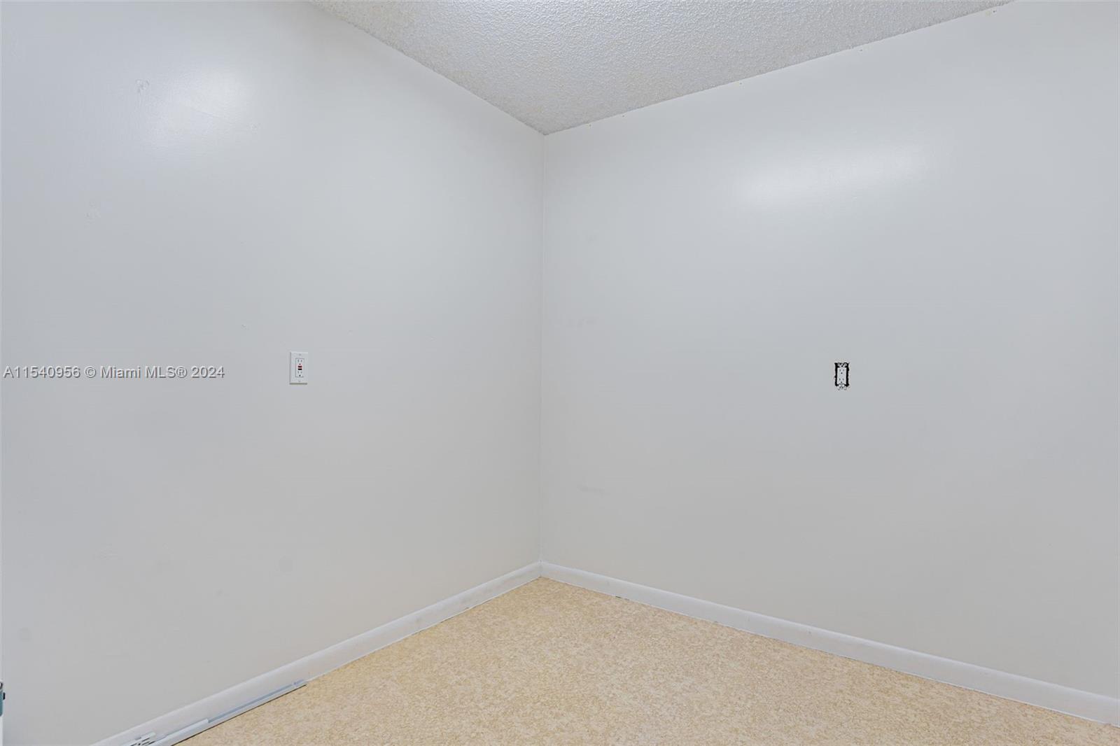CONDO 19 OF WHITEHALL CON - Residential Lease
