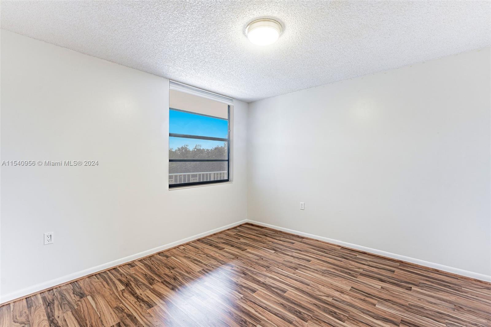 CONDO 19 OF WHITEHALL CON - Residential Lease