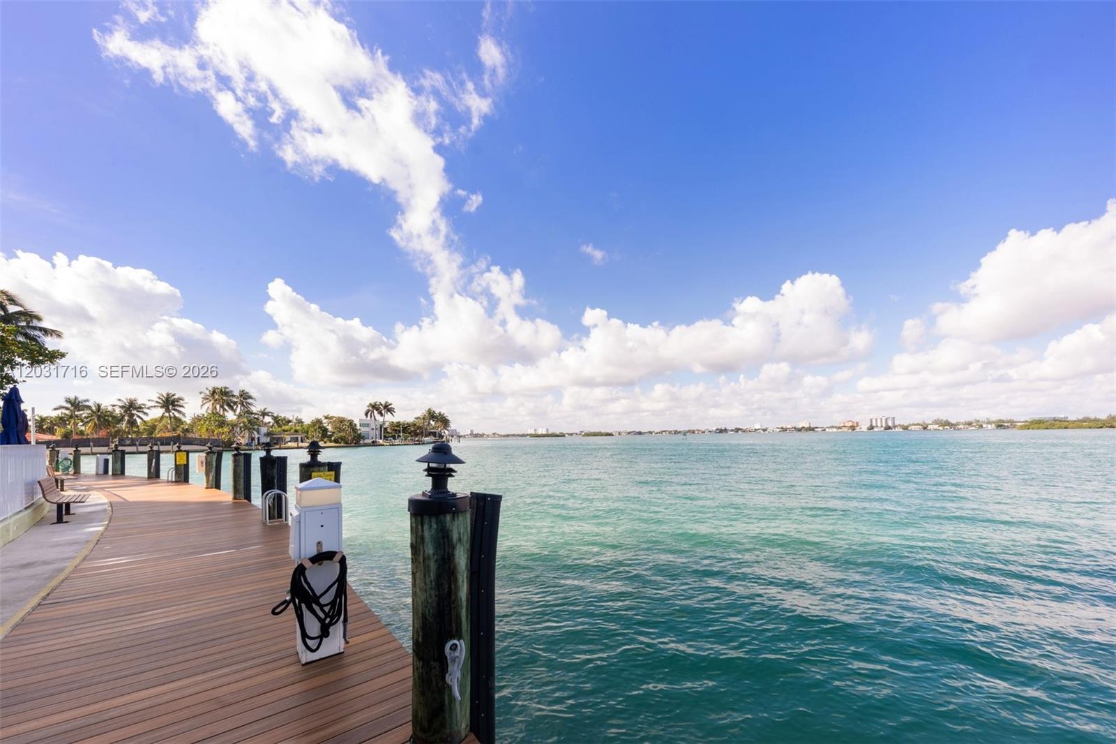 ISLAND POINTE CONDO - Residential