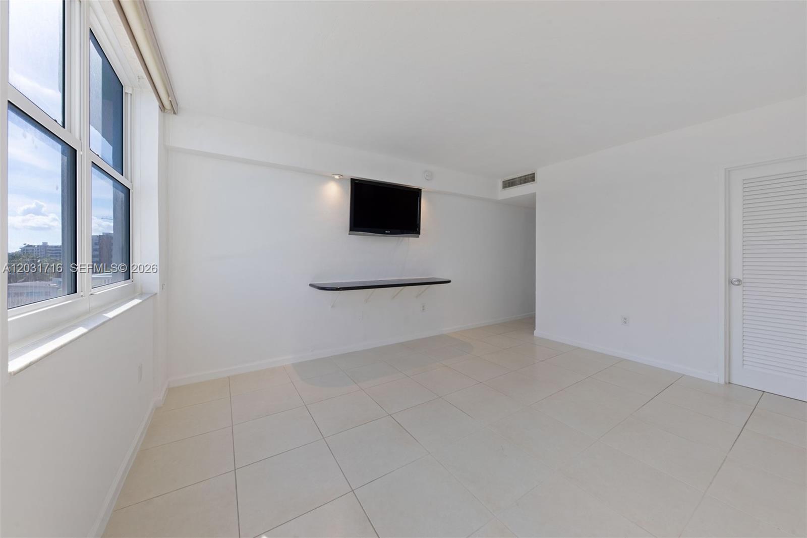 ISLAND POINTE CONDO - Residential
