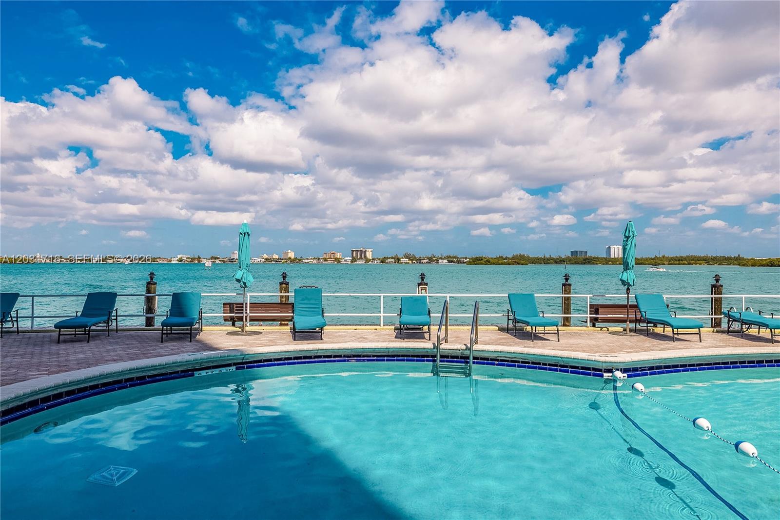 ISLAND POINTE CONDO - Residential