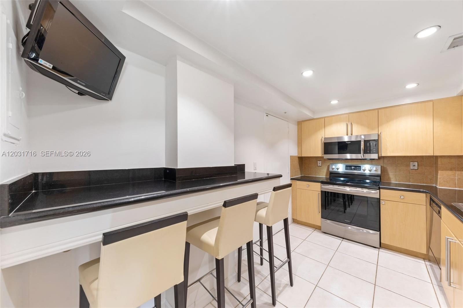 ISLAND POINTE CONDO - Residential