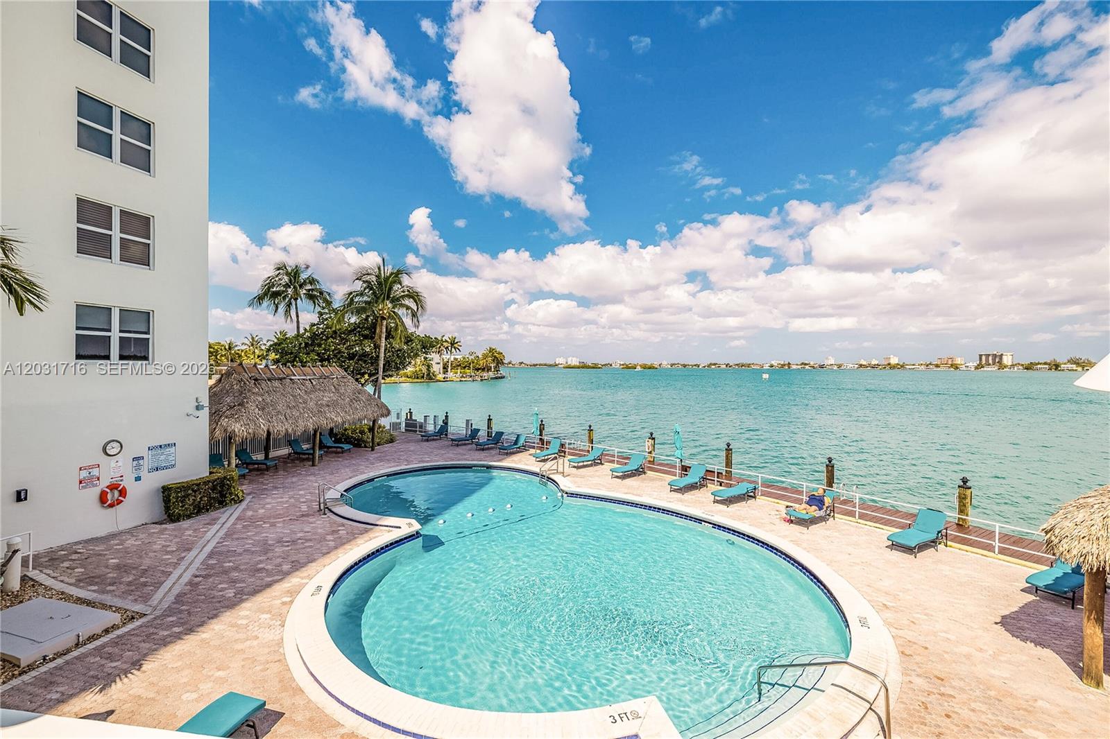 ISLAND POINTE CONDO - Residential