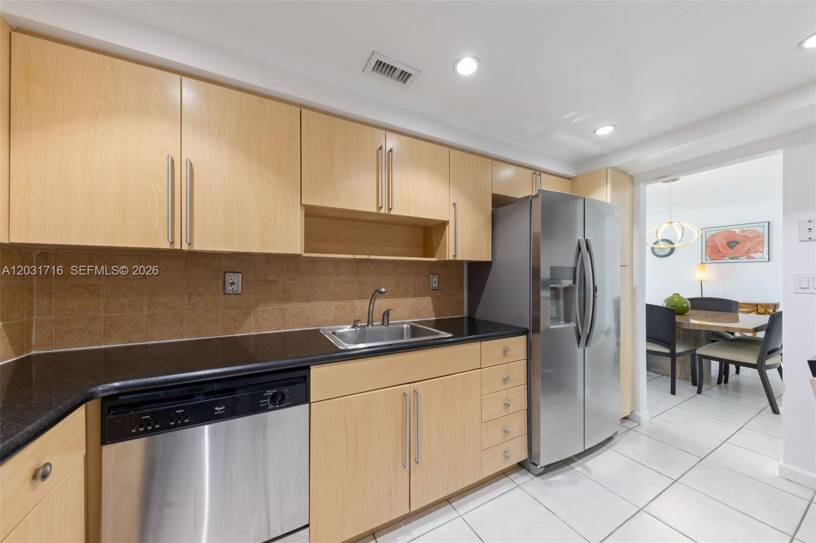 ISLAND POINTE CONDO - Residential